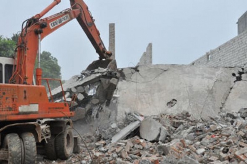 Khi nào cần phá dỡ hoặc tháo dỡ công trình tphcm?
