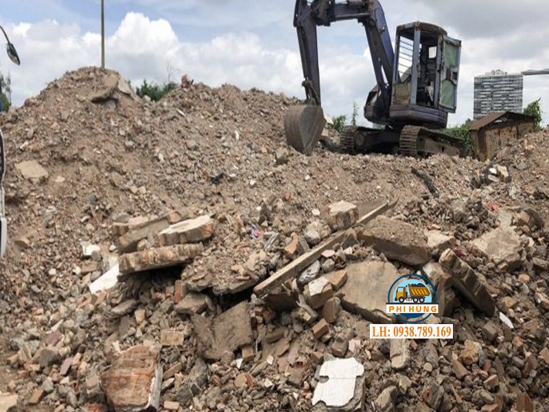 “Nhận Vận Chuyển Xà Bần Quận 4 Sạch Sẽ Tận Nơi – Phục Vụ 24/7” sẽ giúp bạn hiểu rõ quy trình thu dọn, vận chuyển chuyên nghiệp