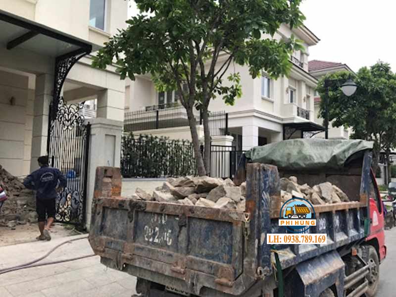 Dịch vụ vận chuyển xà bần Quận 2 chuyên nghiệp, giá rẻ nhất TP.HCM. Nhận dọn xà bần, rác công trình, san lấp mặt bằng nhanh chóng