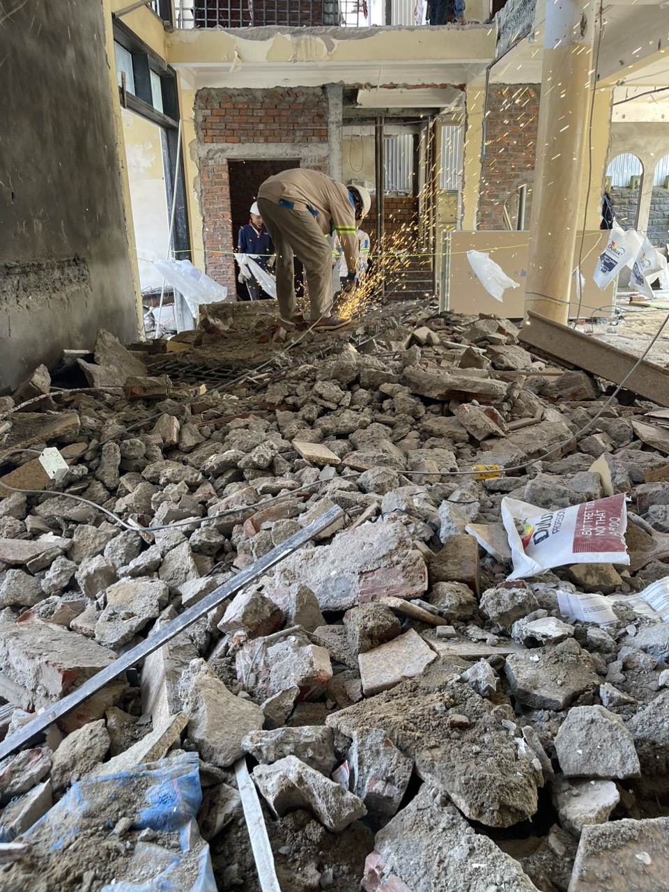 Vận Chuyển Xà Bần Dĩ An Nhanh, Gọn, Sạch Sẽ 0902.212.217